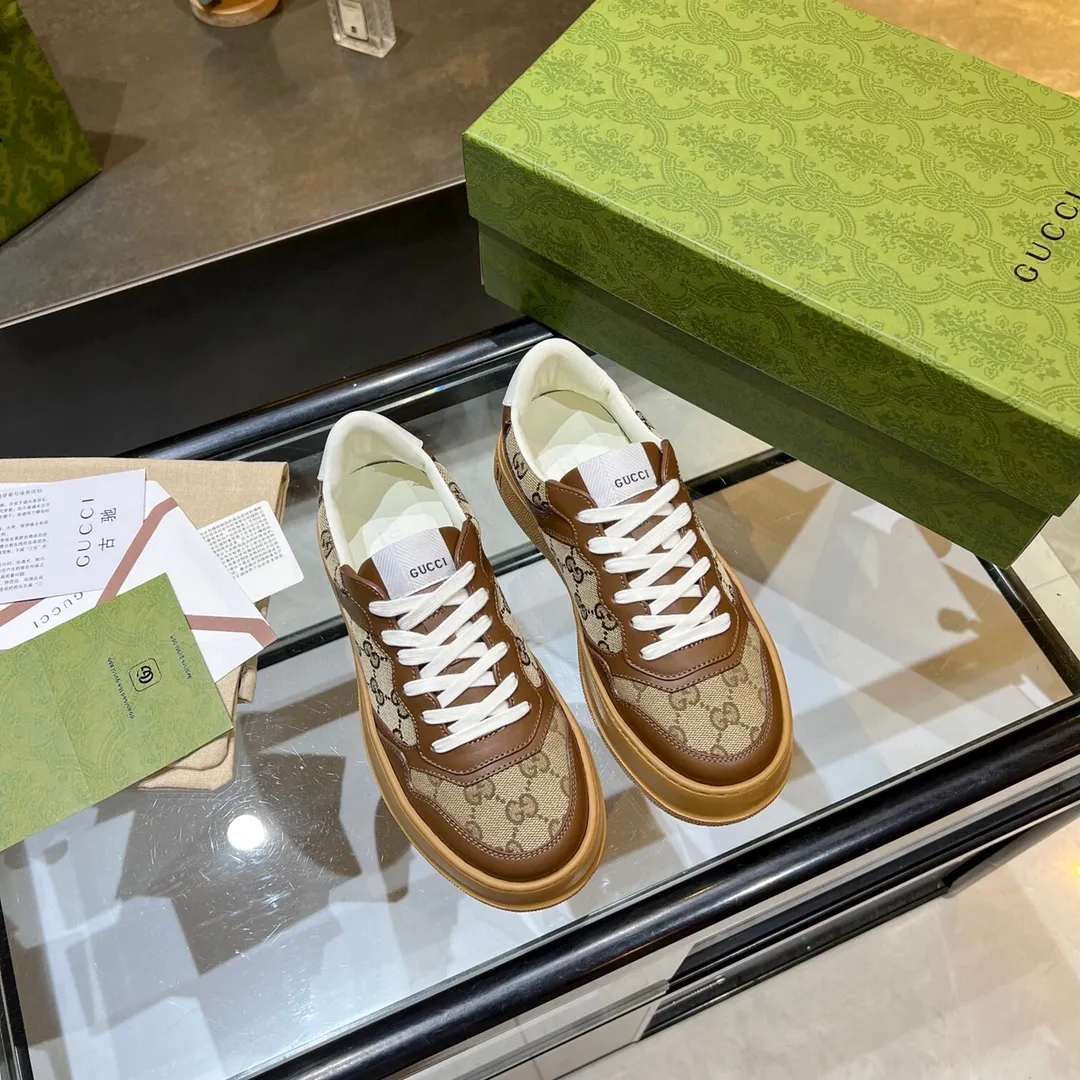👟👟Ex-factory price 480👟👟 Women's Shoes Women's Clothing Gucci - the new Chunky B series lightweight soft thick sole sports series! G's couple's white shoes, Gucci counter style, Gucci catwalk style! The style design is light, luxurious and retro...thick sole increases height...similar to an upgraded version of classic white shoes! Original customized cowhide fabric (classic old floral fabric, perforation, embossing process), cowhide lining, original foam lightweight outsole, GG Logo on the heel, 4cm thick sole, classic Gucci webbing... Women's 35-40/Men's 38-44 (full size)